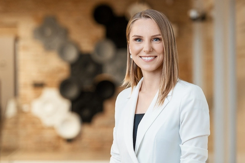 Dr. Olga Štangej
