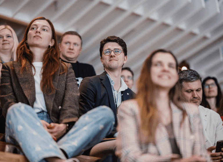 ISM, Finansu ekonomikos magistras. (Kortelės foto)