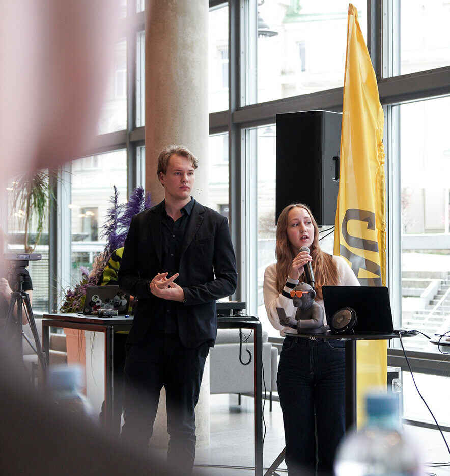 ISM Vibecoding Hackathon