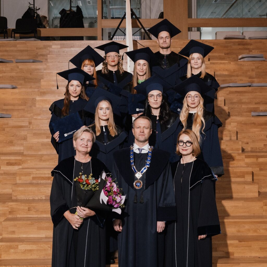 Pirmoji Verslo tvarumo vadybos programos studentų laida, baigusi studijas šį pavasarį