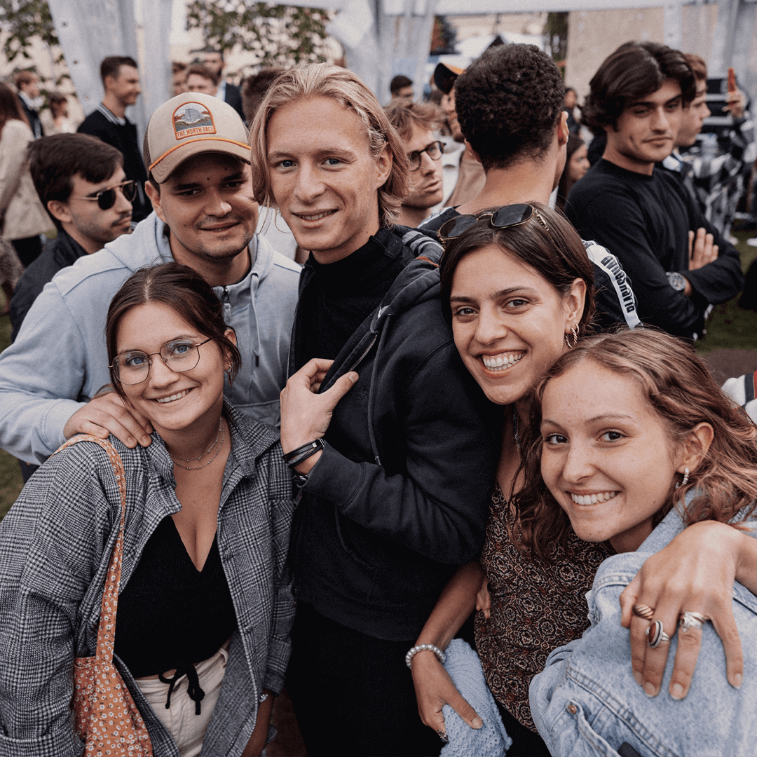 ISM Vadybos ir ekonomikos universitetas, stundetai, foto